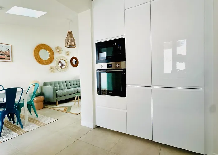 Maison Jala 3 Chambres, 3 Sdb, A 5 Minutes De L'ocean Feriehus La Rochelle (Charente-Maritime)